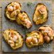 Crostini lardellati con crema di ceci